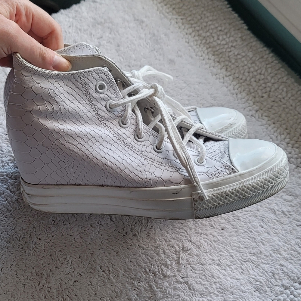 CONVERSE All-Star Lux REPTILE White Embossed Leather Hidden Wedge Sneakers 7